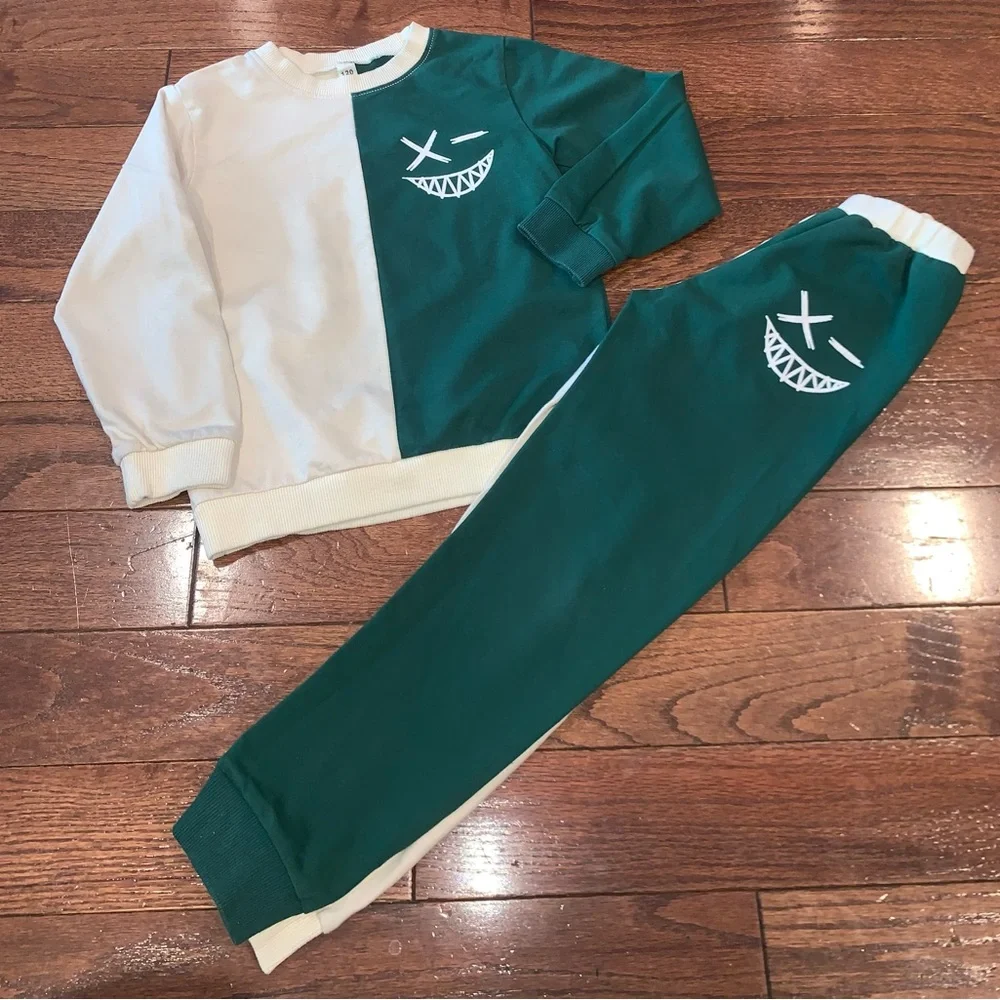 SHEIN Boys Toddler Green & Cream Smiley Face‎ Jogger Set Fits 4T–5T